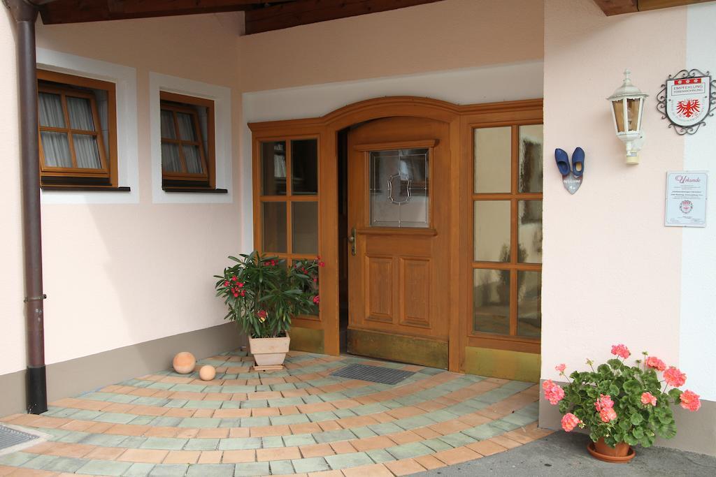Ferienwohnungen Christine Waidring Exterior foto